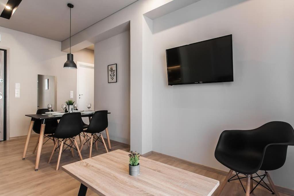 Piraeus Deluxe 2Bdr Apt - Near Metro And Port Zewnętrze zdjęcie