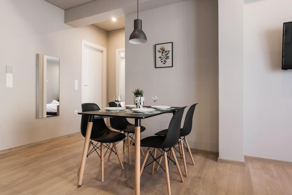 Piraeus Deluxe 2Bdr Apt - Near Metro And Port Zewnętrze zdjęcie