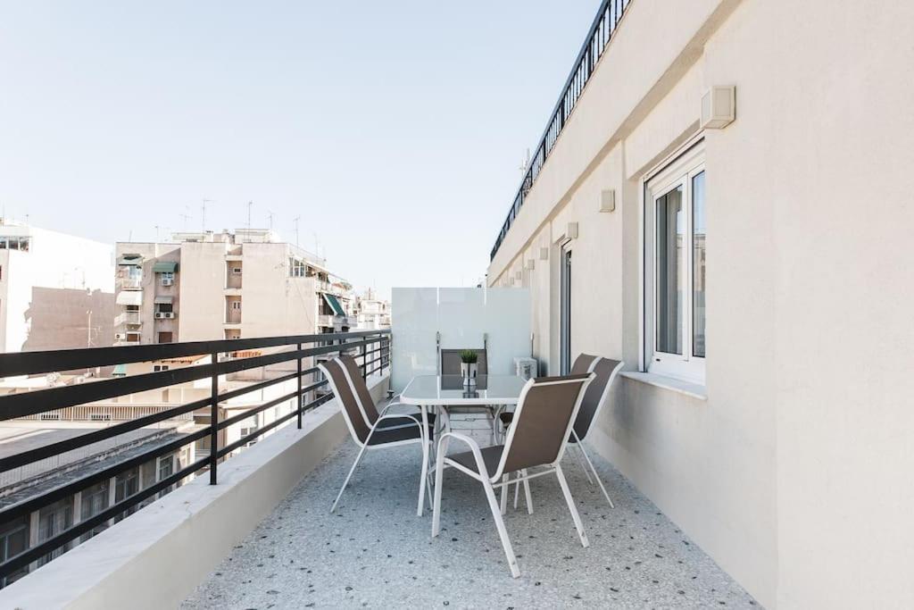 Piraeus Deluxe 2Bdr Apt - Near Metro And Port Zewnętrze zdjęcie